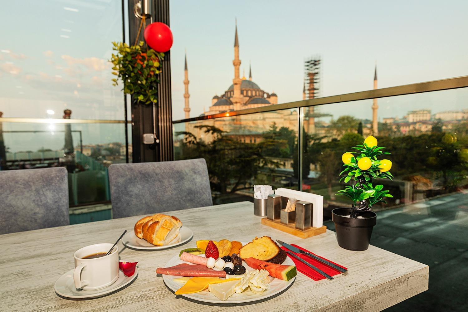 Aristocrat Hotel Стамбул Экстерьер фото